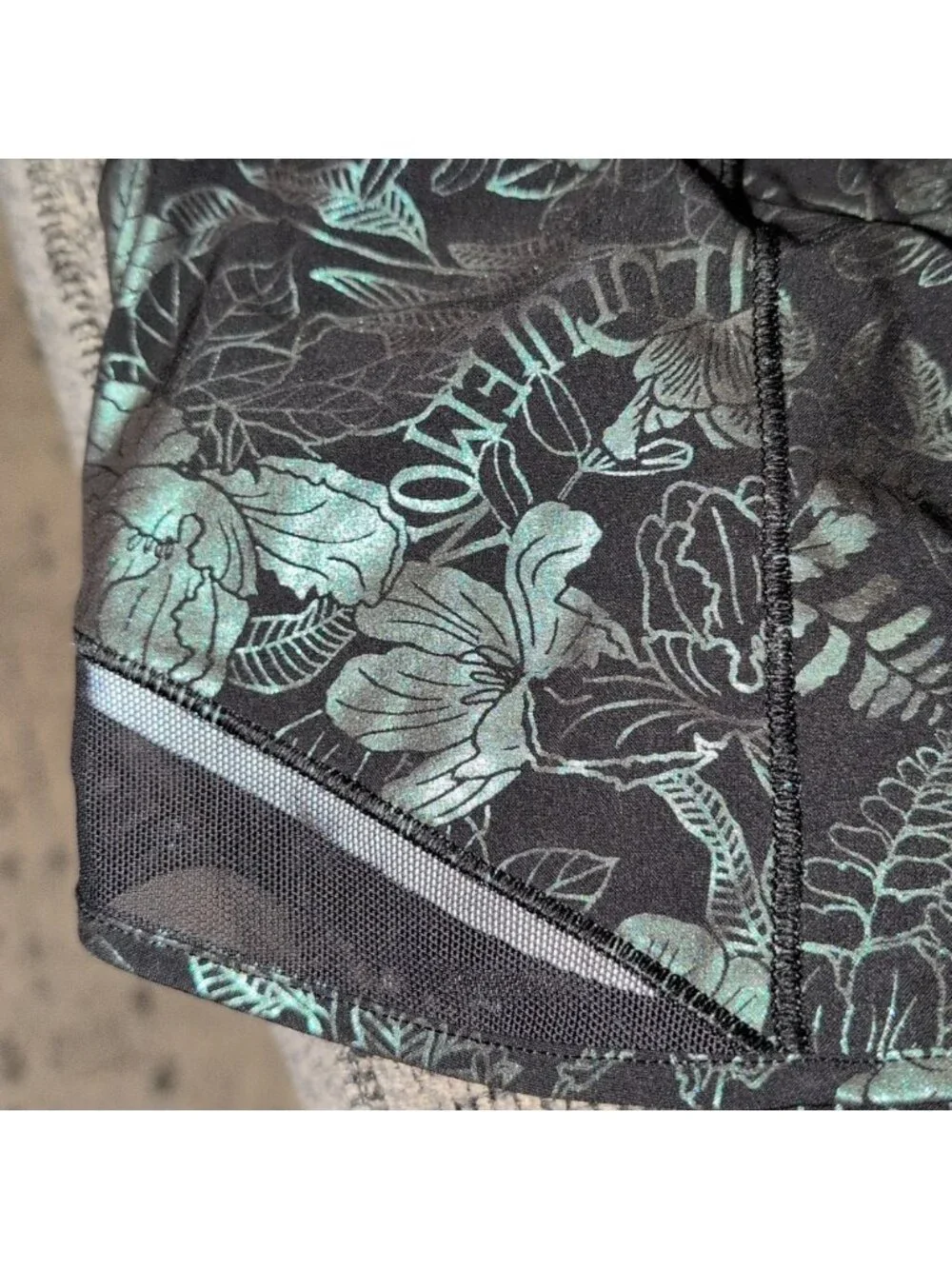 Lululemon Hotty Hot Low-Rise Lined Short 4